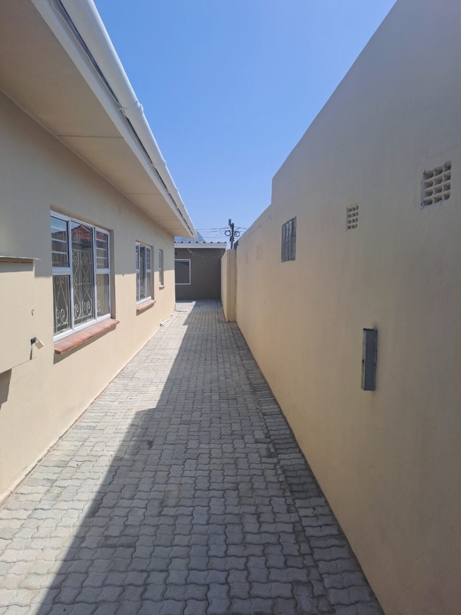 To Let 2 Bedroom Property for Rent in Rylands Western Cape